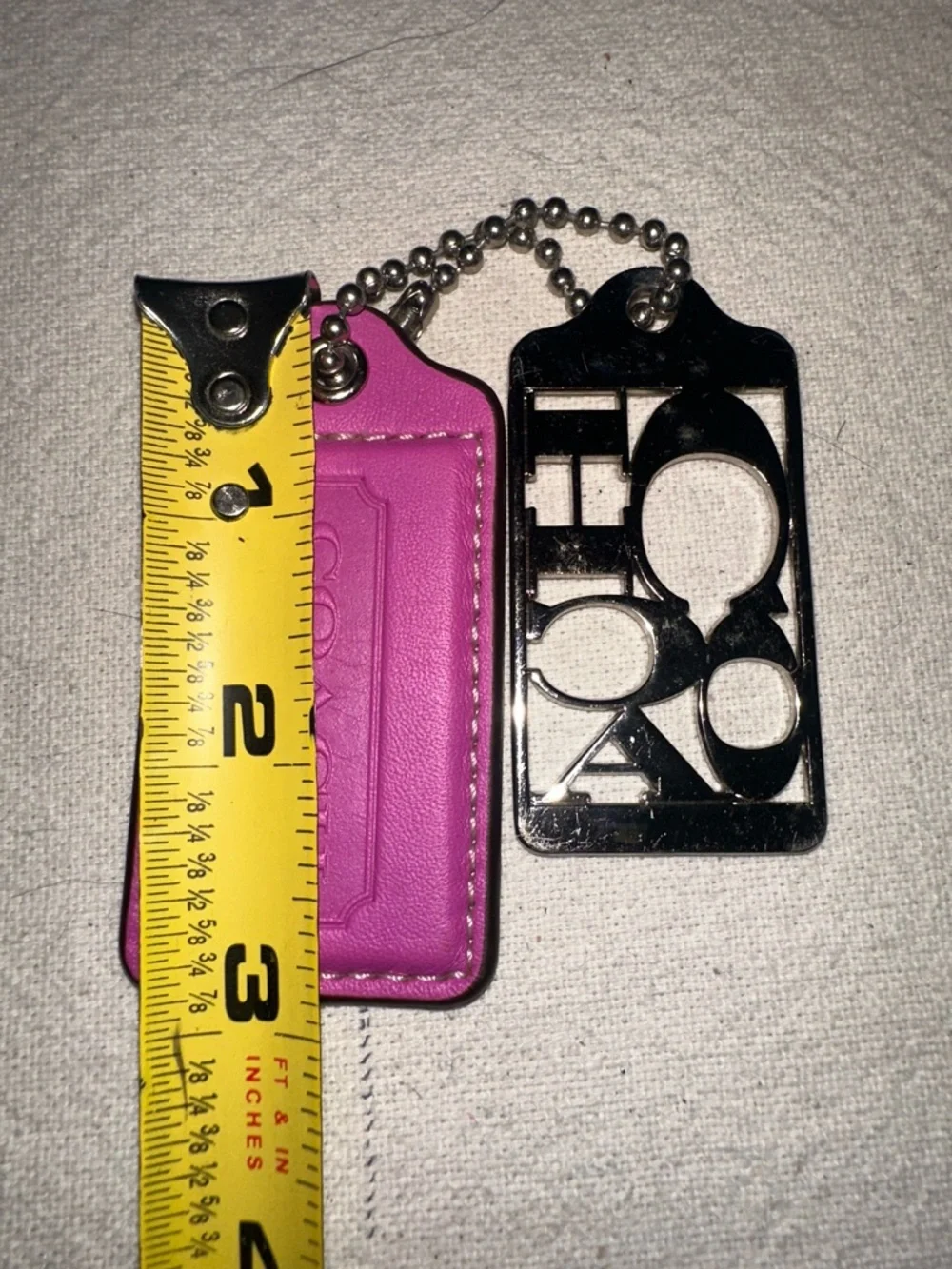 Coach Large 3" Leather Hangtag Pink fuchsia with logo cut out tag - Picture 5 of 5